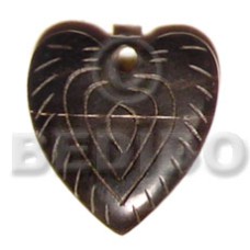 Carved horn heart 35mm