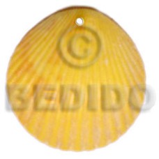 Piktin clam dyed in yellow
